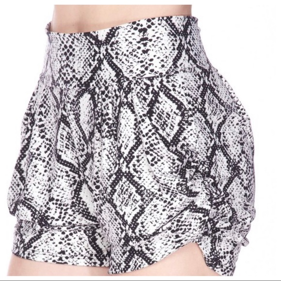 Fabulous Brushed Harem shorts with pockets - Picture 4 of 5